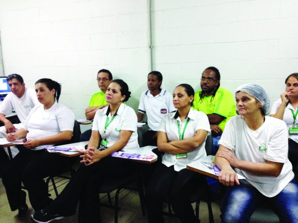 COMERCIÁRIOS DA IMPACTO E KAWAKAMI APROVAM TRABALHO DO SINDICATO