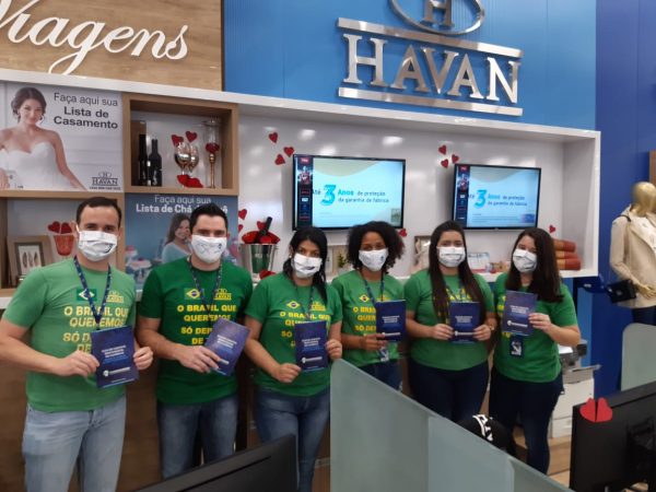 SINDICATO DISTRIBUI MÁSCARAS PARA COMERCIÁRIOS