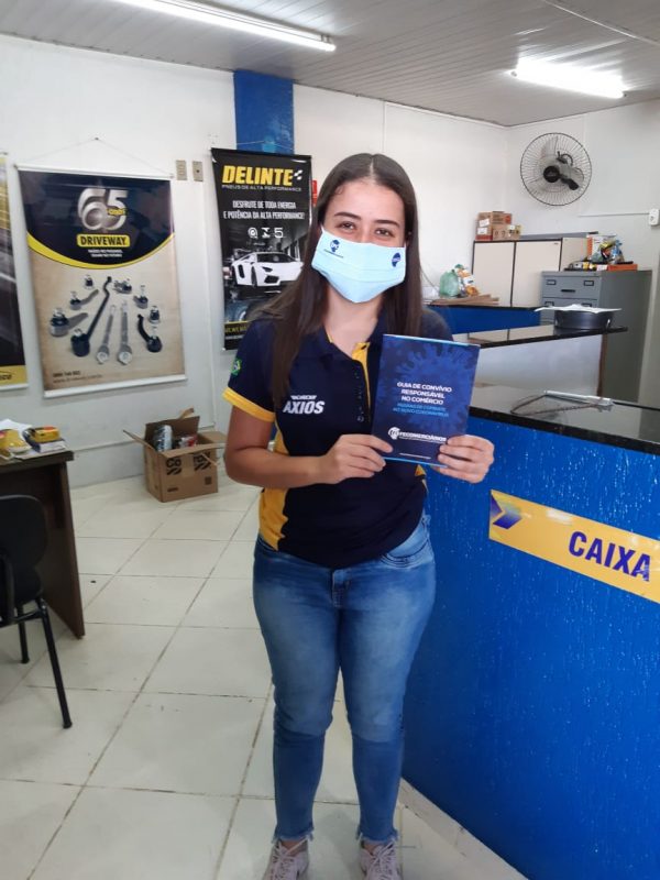 SINDICATO DOS COMERCIÁRIOS DISTRIBUI MÁSCARAS EM POMPÉIA